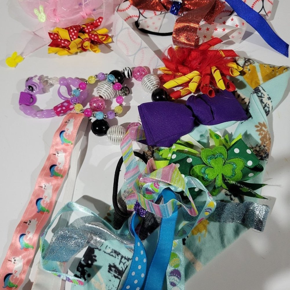 Cute lot of hair bows, hair ties with ribbon and bracelets
